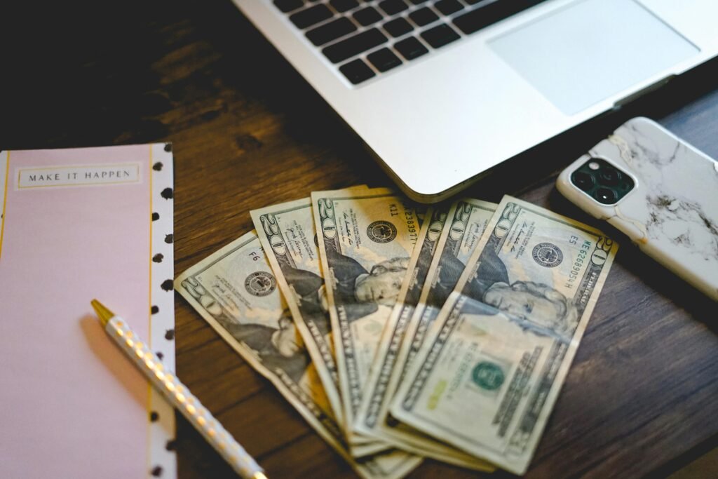 10 Tips on How to Make a Blog That Makes Money